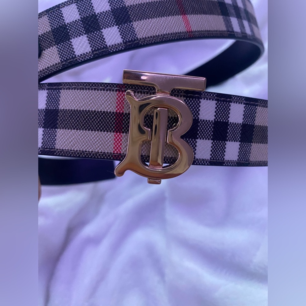 Authentic woman Burberry belt